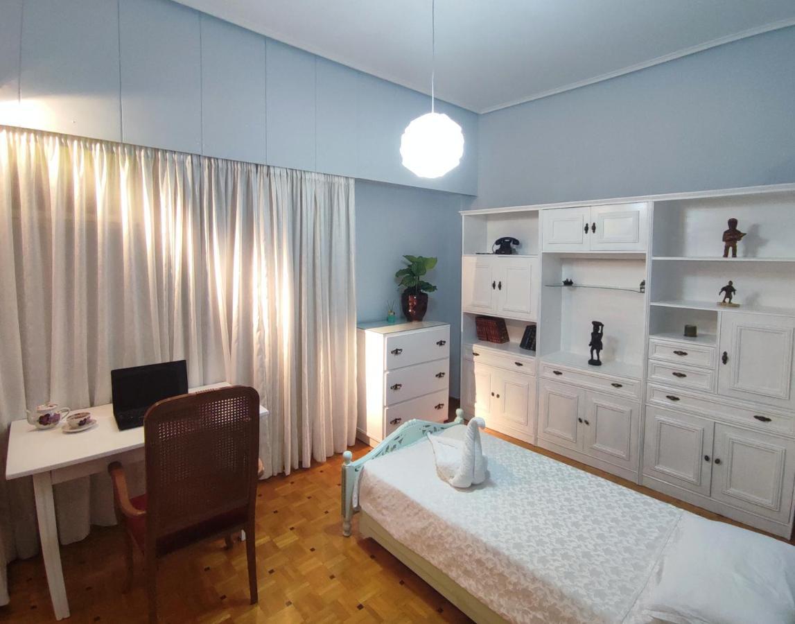 Charm & Comfort Near Petralona Station Apartment Athen