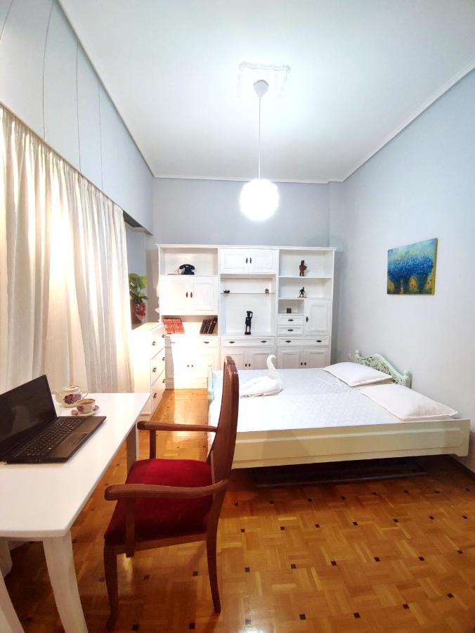 Apartment Charm & Comfort Near Petralona Station *